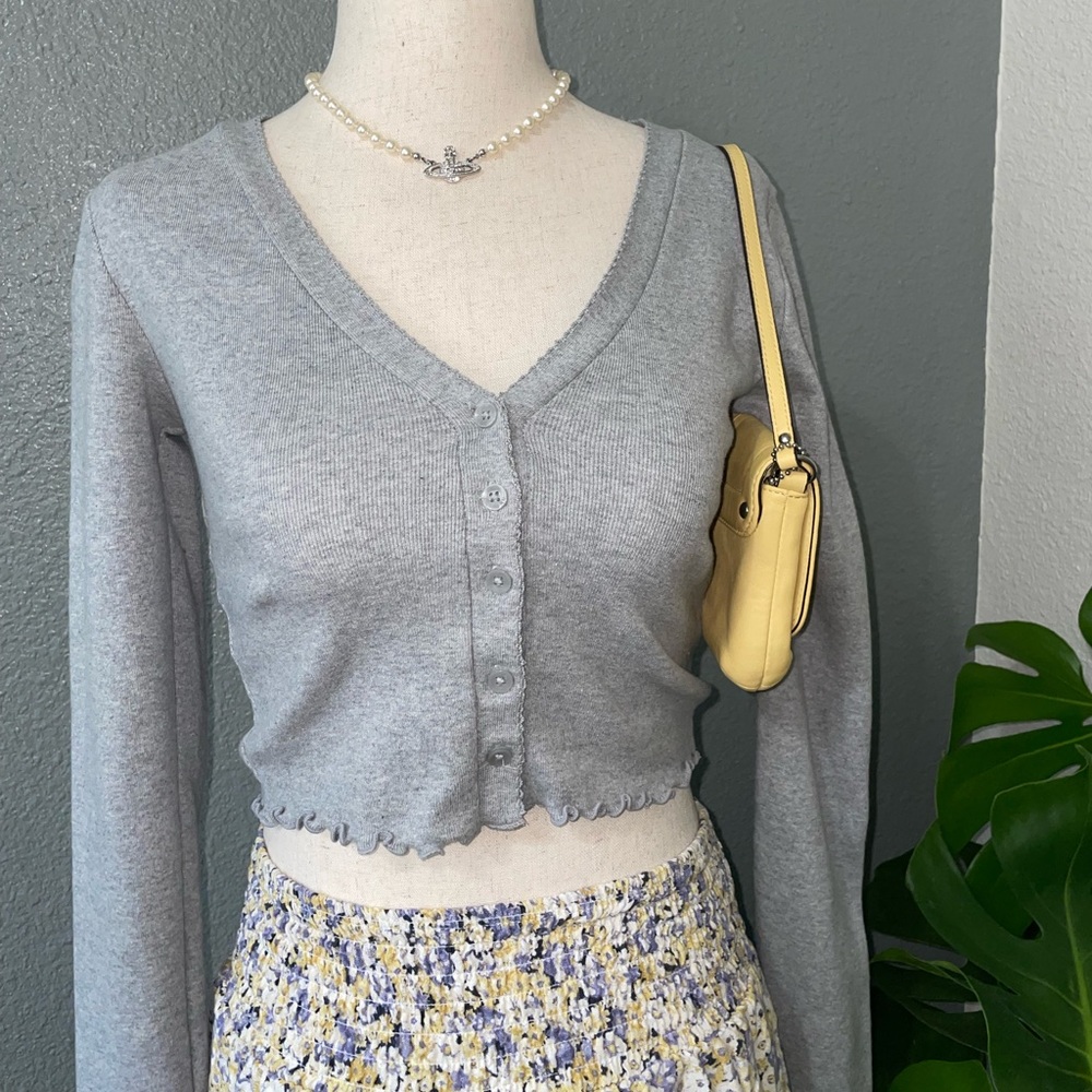 Forever 21 v neck long sleeve